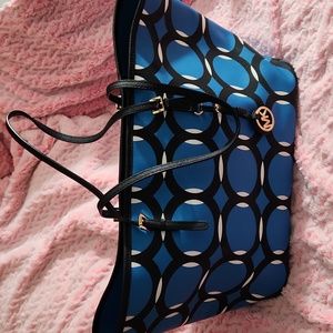 MICHAEL KORS LG JET SET TRAVEL TOTE BAG BLUE BLACK WHITE.